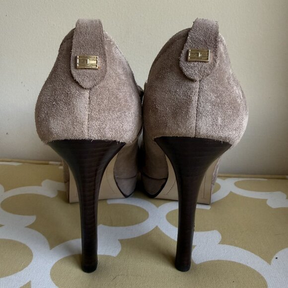 Tommy Hilfiger Brinley Suede Lace Up Booties, size 9.5M, 4" heel, 1" platform - Picture 5 of 15